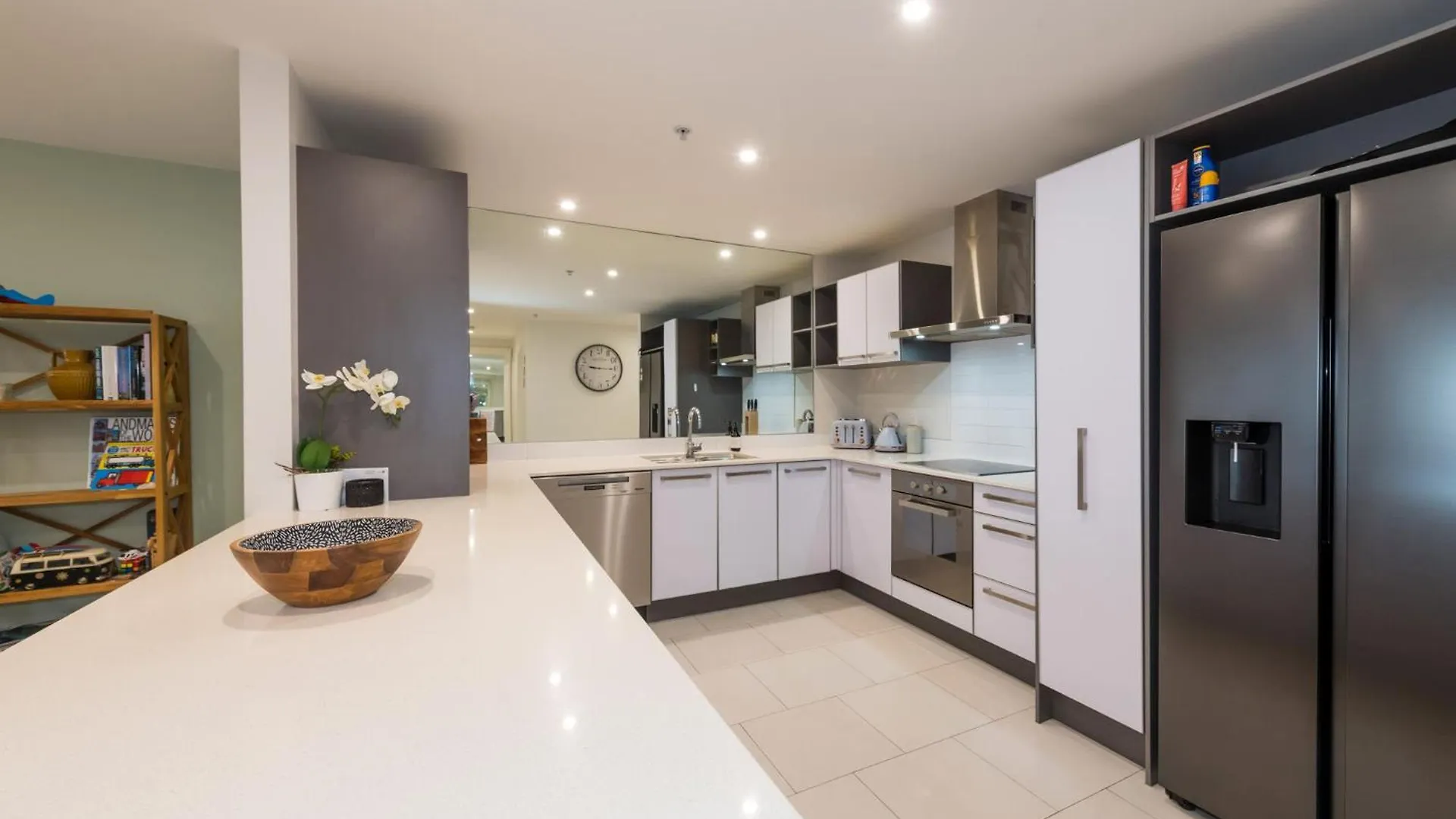 Chilling At The Cayman Apartment Mount Maunganui