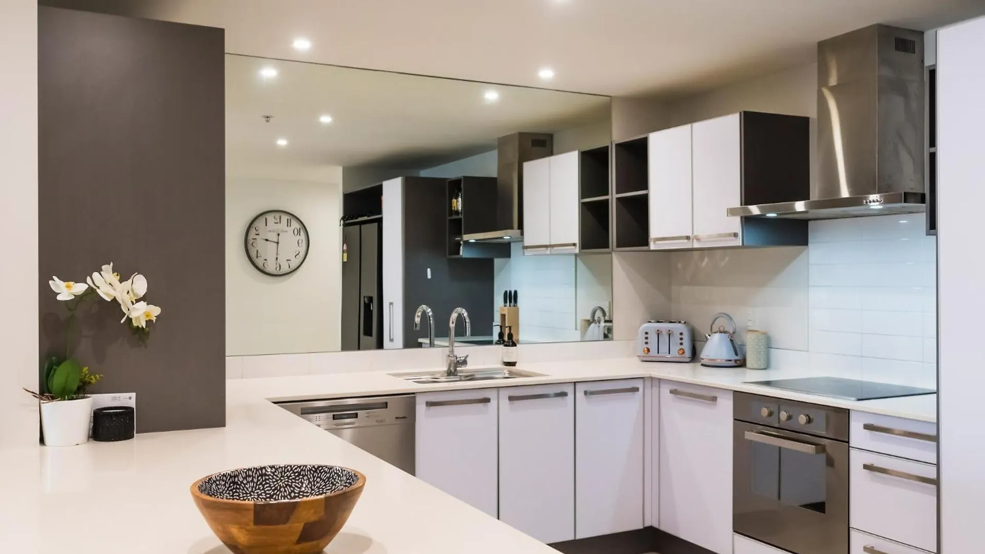 Chilling At The Cayman Apartment Mount Maunganui New Zealand