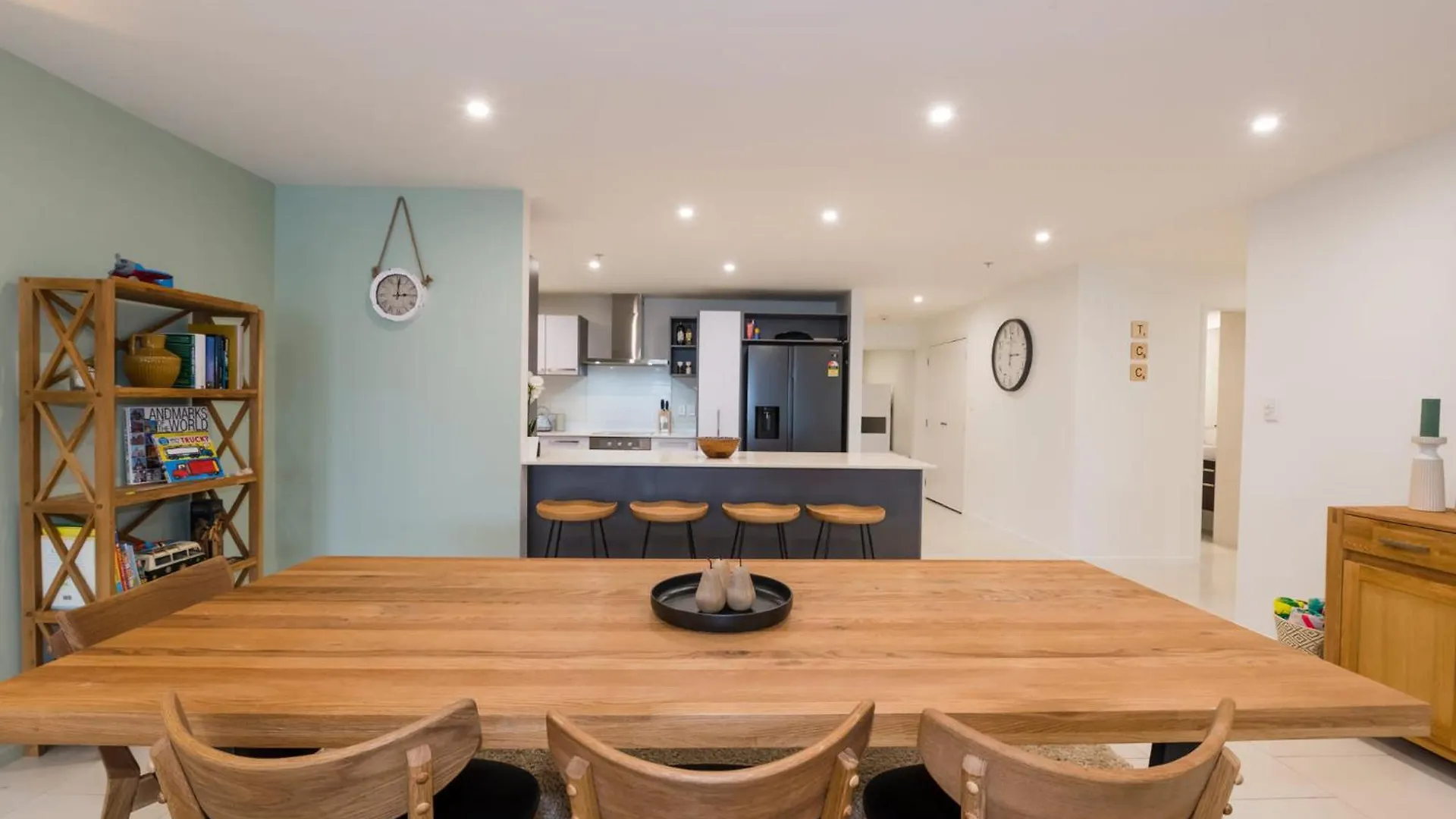 Chilling At The Cayman Apartment Mount Maunganui