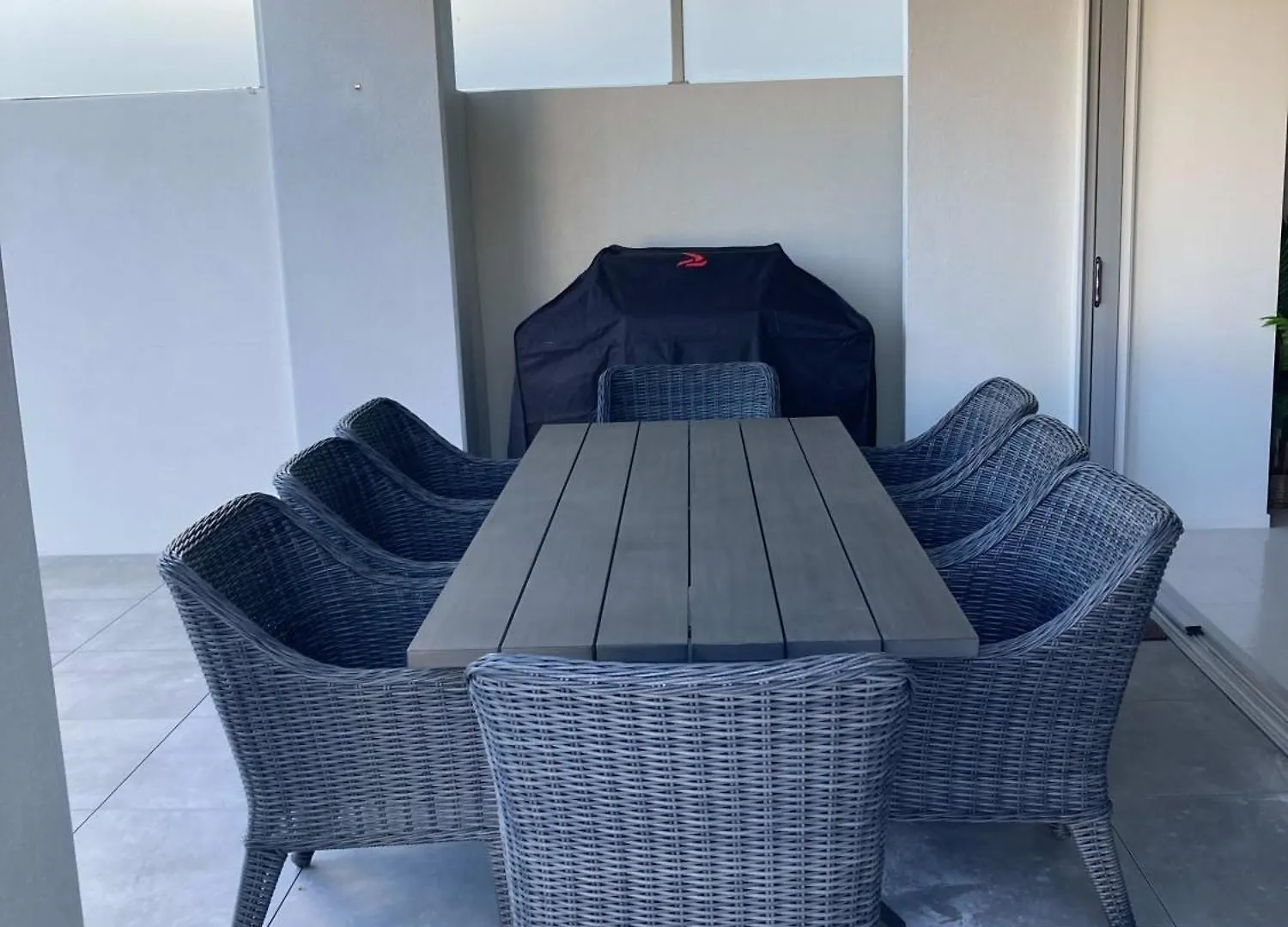 Chilling At The Cayman Apartment Mount Maunganui